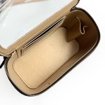 シャネル バニティケース キルティングラムスキン ゴールドボール金具